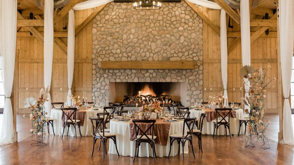 drewniane wnętrze na wesele